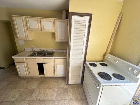 Tiny photo for 421 Congress St, Emporia, KS 66801 (MLS # 246199)