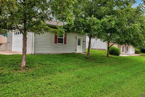 Tiny photo for 800 Banner Rd, Holton, KS 66436 (MLS # 245938)