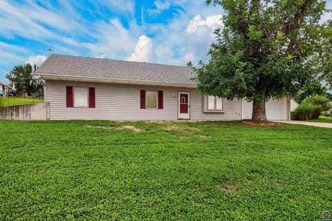 Tiny photo for 800 Banner Rd, Holton, KS 66436 (MLS # 245938)