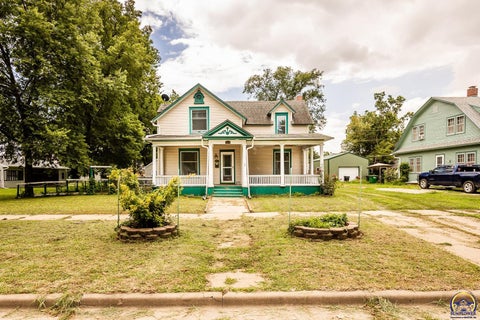Photo of 509 NW 5th St, Abilene, KS 67410 (MLS # 245640)