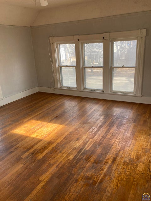 Tiny photo for 1269 SW Lane St, Topeka, KS 66604 (MLS # 246040)