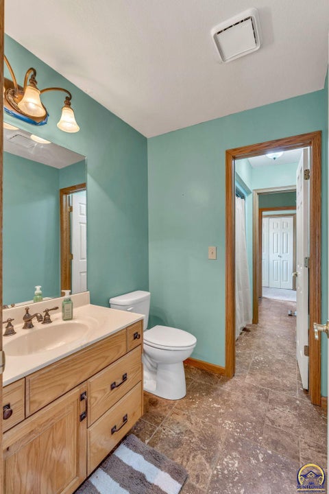 Tiny photo for 6288 Ridgeview Dr, Ozawkie, KS 66070 (MLS # 246704)