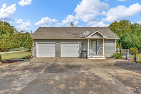 Tiny photo for 6288 Ridgeview Dr, Ozawkie, KS 66070 (MLS # 246704)