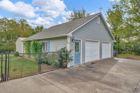 Tiny photo for 6288 Ridgeview Dr, Ozawkie, KS 66070 (MLS # 246704)