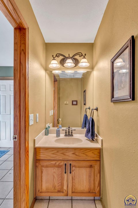 Tiny photo for 6288 Ridgeview Dr, Ozawkie, KS 66070 (MLS # 246704)