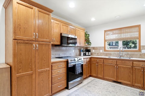Tiny photo for 511 N Rebecca Ln, Lawrence, KS 66044 (MLS # 245673)