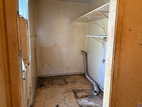 Tiny photo for 325 SE 36th St, Topeka, KS 66605 (MLS # 246911)