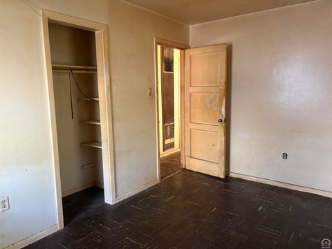 Tiny photo for 325 SE 36th St, Topeka, KS 66605 (MLS # 246911)