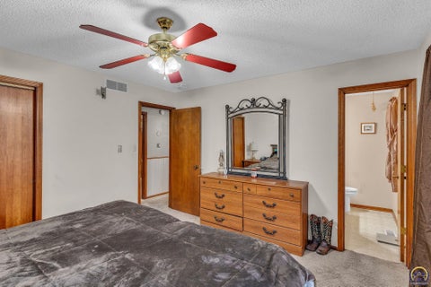 Tiny photo for 2145 SE 38th Cir, Topeka, KS 66609 (MLS # 243760)