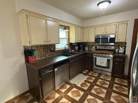 Tiny photo for 401 S Apollo St, Silver Lake, KS 66539 (MLS # 244871)