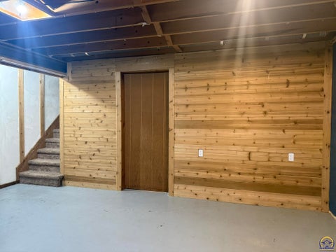 Tiny photo for 401 S Apollo St, Silver Lake, KS 66539 (MLS # 244871)