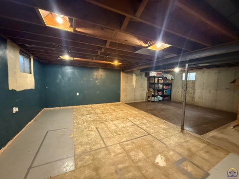 Tiny photo for 401 S Apollo St, Silver Lake, KS 66539 (MLS # 244871)