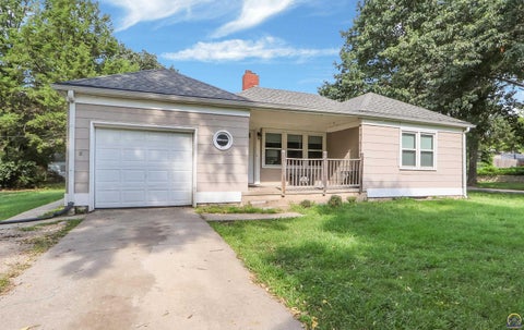 Photo of 1121 N Juliette Ave, Manhattan, KS 66502 (MLS # 246045)