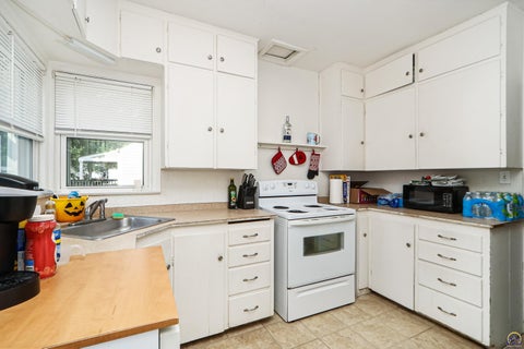 Tiny photo for 1121 N Juliette Ave, Manhattan, KS 66502 (MLS # 246045)