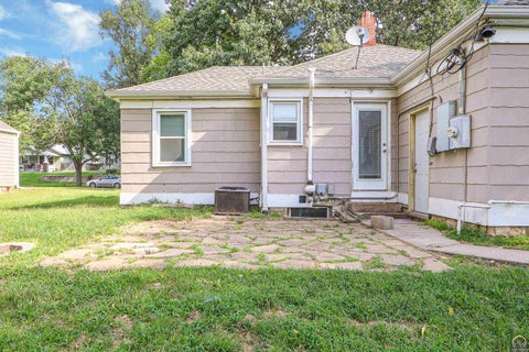 Tiny photo for 1121 N Juliette Ave, Manhattan, KS 66502 (MLS # 246045)