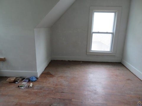Tiny photo for 809 Liberty St, Oskaloosa, KS 66066 (MLS # 246802)