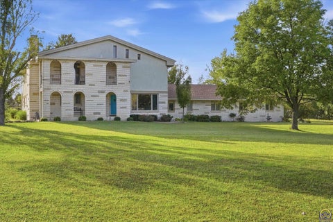 Photo of 2929 SW Lagito Dr, Topeka, KS 66614 (MLS # 246568)