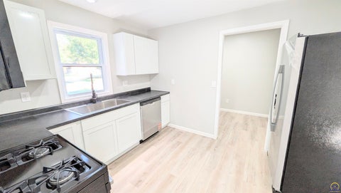 Tiny photo for 17 Neosho St, Emporia, KS 66801 (MLS # 246773)