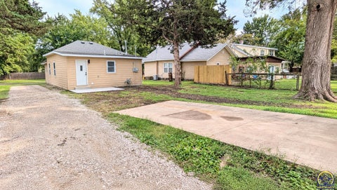 Tiny photo for 17 Neosho St, Emporia, KS 66801 (MLS # 246773)