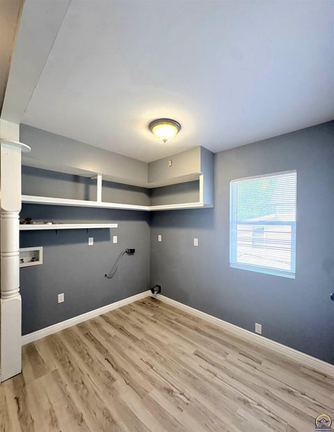 Tiny photo for 619 SW Buchanan St, Topeka, KS 66606 (MLS # 245686)