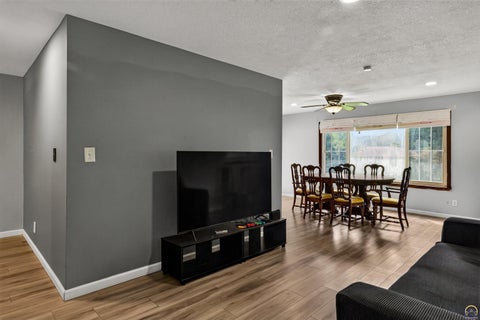 Tiny photo for 2555 SE Tidewater Dr, Topeka, KS 66605 (MLS # 245635)