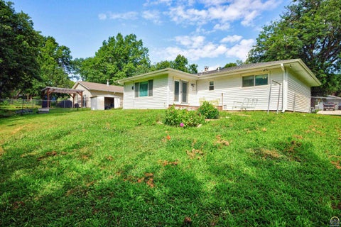 Tiny photo for 2555 SE Tidewater Dr, Topeka, KS 66605 (MLS # 245635)