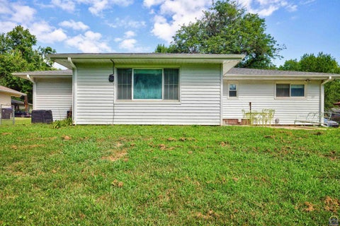 Tiny photo for 2555 SE Tidewater Dr, Topeka, KS 66605 (MLS # 245635)