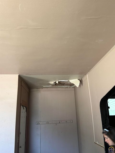 Tiny photo for 911 SW 3rd St, Topeka, KS 66606 (MLS # 244506)