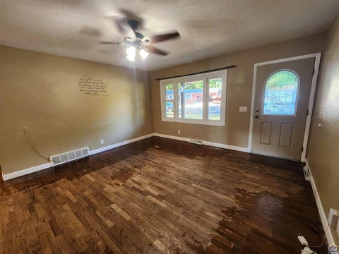 Tiny photo for 1239 Tomahawk Dr, Emporia, KS 66801 (MLS # 246441)