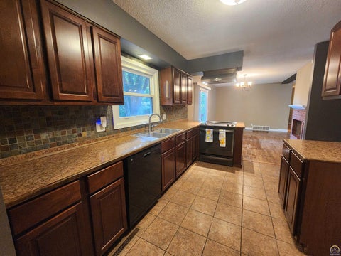 Tiny photo for 1239 Tomahawk Dr, Emporia, KS 66801 (MLS # 246441)