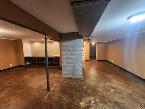 Tiny photo for 1239 Tomahawk Dr, Emporia, KS 66801 (MLS # 246441)