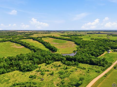 Tiny photo for 5400 W 165th Street, Burlingame, KS 66413 (MLS # 244415)