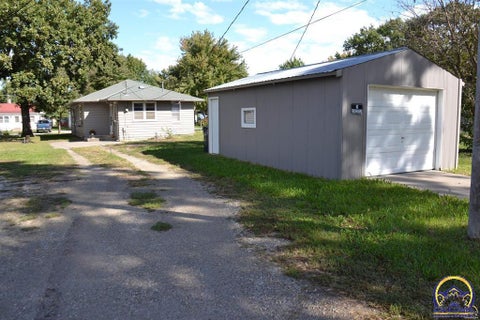 Tiny photo for 715 Market St, Osage City, KS 66523 (MLS # 246769)