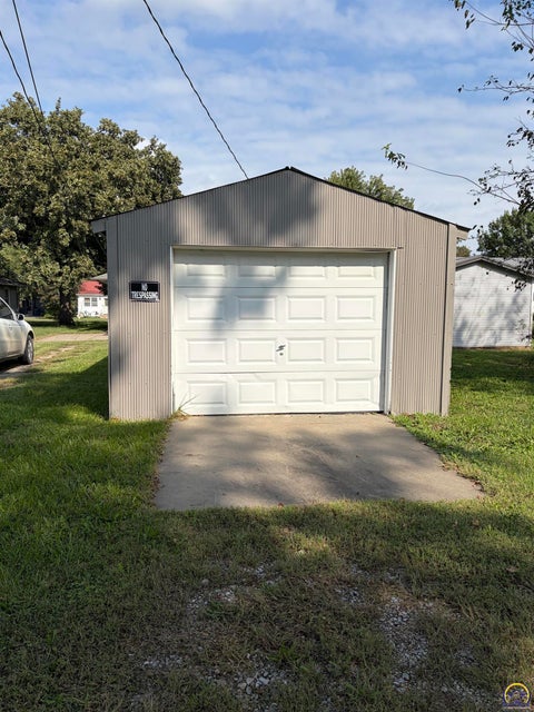 Tiny photo for 715 Market St, Osage City, KS 66523 (MLS # 246769)