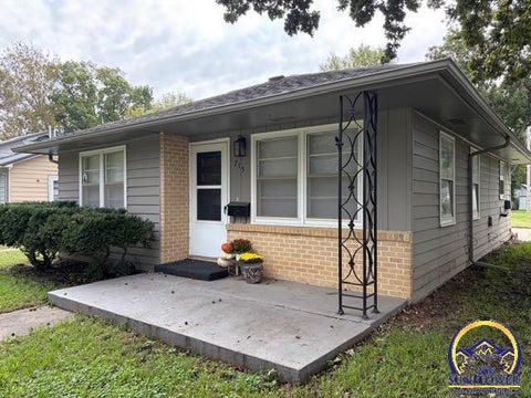 Tiny photo for 715 Market St, Osage City, KS 66523 (MLS # 246769)