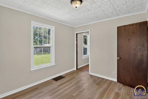 Tiny photo for 1106 Kansas St, Leavenworth, KS 66048 (MLS # 245639)