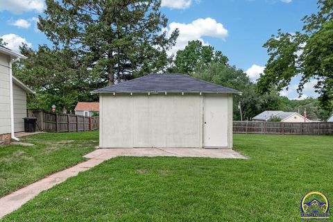 Tiny photo for 1106 Kansas St, Leavenworth, KS 66048 (MLS # 245639)