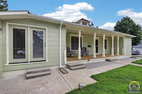 Tiny photo for 1106 Kansas St, Leavenworth, KS 66048 (MLS # 245639)