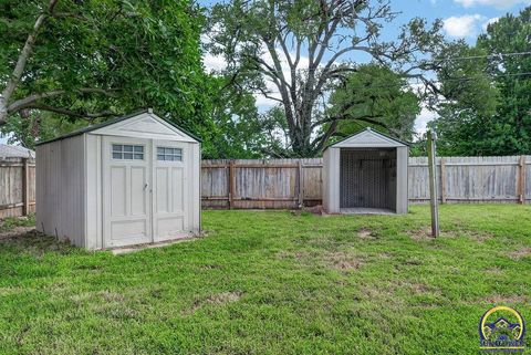 Tiny photo for 1106 Kansas St, Leavenworth, KS 66048 (MLS # 245639)