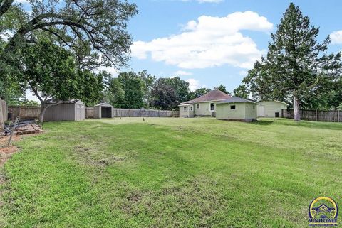 Tiny photo for 1106 Kansas St, Leavenworth, KS 66048 (MLS # 245639)
