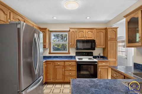 Tiny photo for 1106 Kansas St, Leavenworth, KS 66048 (MLS # 245639)