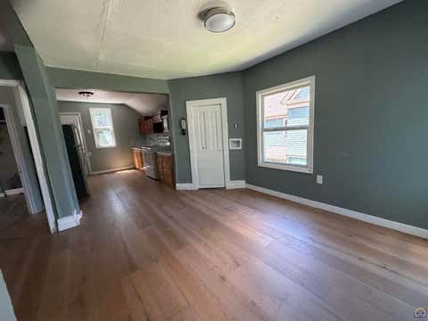 Tiny photo for 1105 SW Western Ave, Topeka, KS 66604 (MLS # 245093)