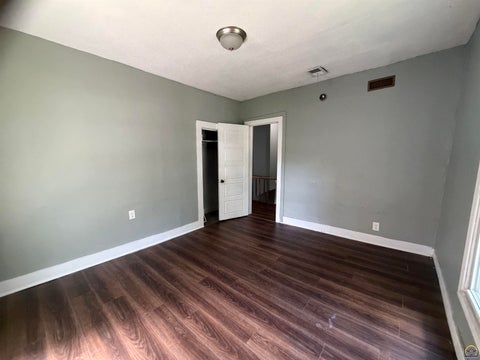 Tiny photo for 1105 SW Western Ave, Topeka, KS 66604 (MLS # 245093)