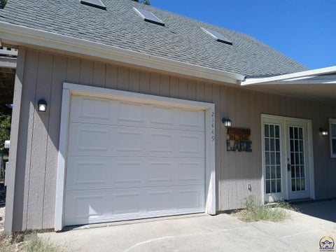 Photo of 21449 S Sail A Way Dr, Overbrook, KS 66524 (MLS # 246416)