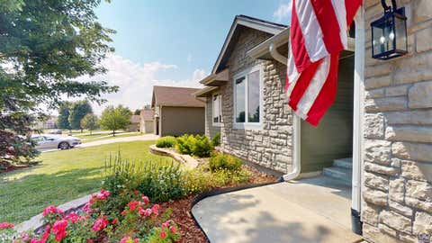 Tiny photo for 3404 SE 39th Ter, Topeka, KS 66609 (MLS # 245190)