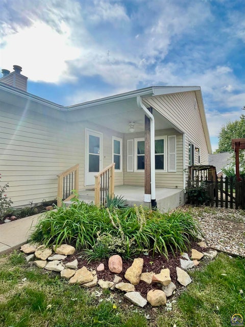 Tiny photo for 3609 SW 36th St, Topeka, KS 66614 (MLS # 246815)