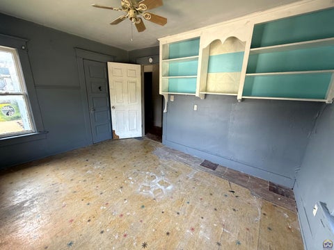 Tiny photo for 1501 SW Van Buren St, Topeka, KS 66612 (MLS # 246305)
