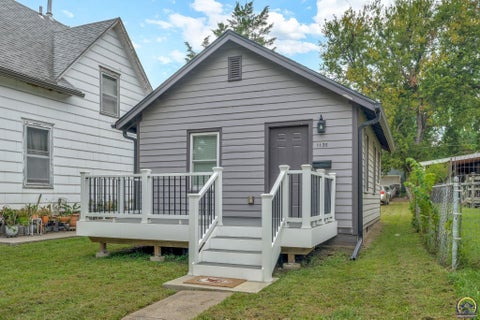 Tiny photo for 1135 SW Woodward Ave, Topeka, KS 66604 (MLS # 246108)
