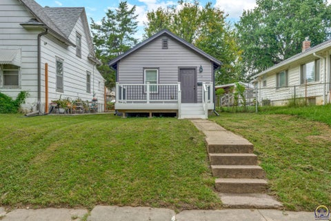 Tiny photo for 1135 SW Woodward Ave, Topeka, KS 66604 (MLS # 246108)