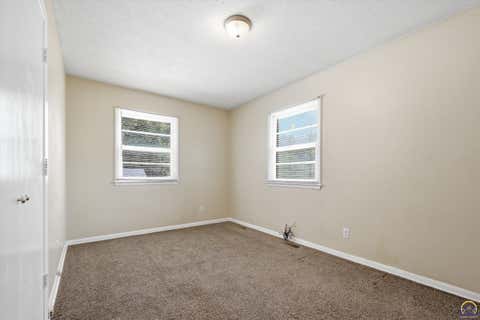 Tiny photo for 285 NE Sumner St, Topeka, KS 66616 (MLS # 246024)